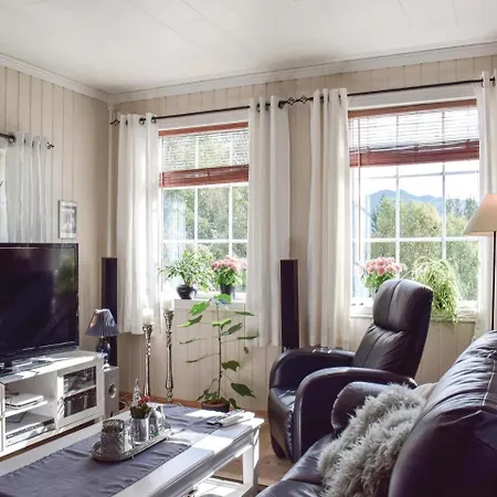 Lovely In With House Sea View Tatil Evi Utåker